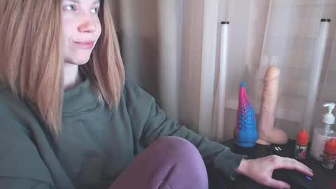 I have new photos come and see with love Molly online show from 01/18/25, 07:04