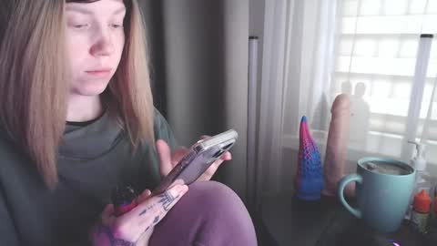 I have new photos come and see with love Molly online show from 01/22/25, 09:02