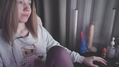 I have new photos come and see with love Molly online show from 01/23/25, 01:41
