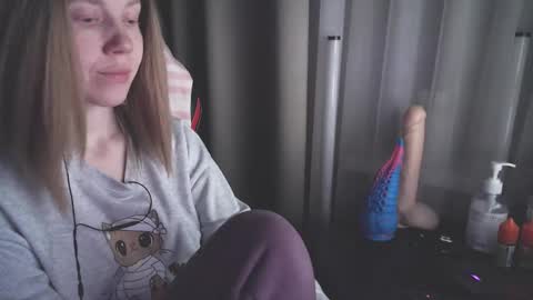 I have new photos come and see with love Molly online show from 01/24/25, 02:08