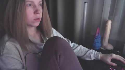 I have new photos come and see with love Molly online show from 01/27/25, 04:33