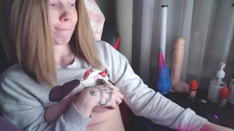I have new photos come and see with love Molly online show from 02/01/25, 06:08