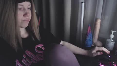 I have new photos come and see with love Molly online show from 02/04/25, 02:53