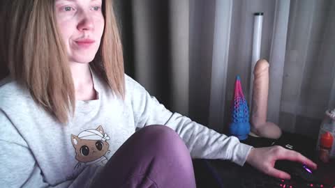 I have new photos come and see with love Molly online show from 02/06/25, 12:33
