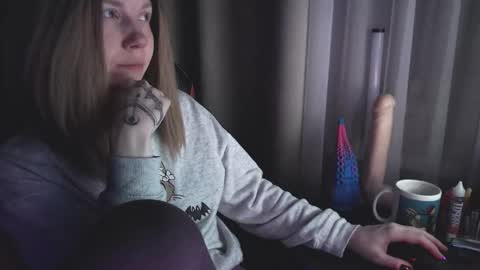 I have new photos come and see with love Molly online show from 02/21/25, 09:00