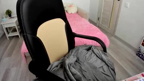 Ill tell you when were private online show from 09/13/25, 02:06