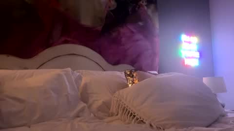 Snapshot of molly_theslut chatting on 09/25/25, 12:20 molly_theslut online show from 09/25/25, 12:20