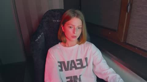 Snapshot of mollydangerous chatting on 09/24/25, 04:54 Taisha online show from 09/24/25, 04:54