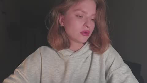 Snapshot of mollydangerous chatting on 10/30/25, 05:02 Taisha online show from 10/30/25, 05:02