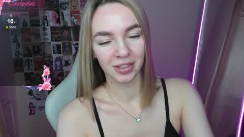 Molly online show from 10/28/25, 01:20