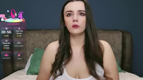 Snapshot of mollygreens chatting on 10/30/25, 01:45 Molly online show from 10/30/25, 01:45