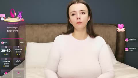 Snapshot of mollygreens chatting on 12/13/25, 10:04 Molly online show from 12/13/25, 10:04