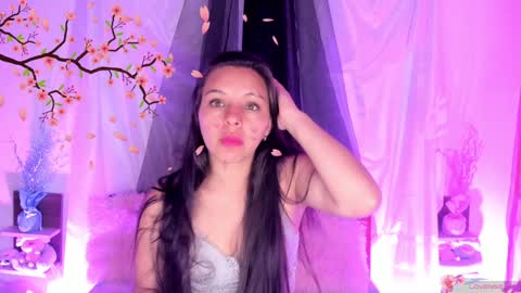 Snapshot of mollylewis18 chatting on 01/24/25, 08:54 New girl Emily Valentina  Michelle online show from 01/24/25, 08:54