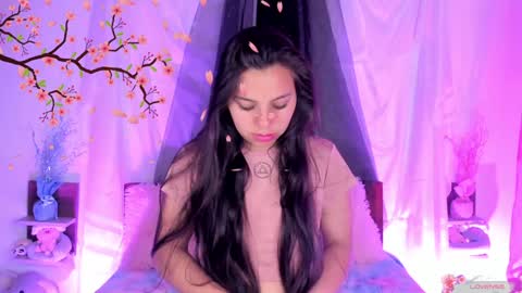 Snapshot of mollylewis18 chatting on 01/27/25, 08:28 New girl Emily Valentina  Michelle online show from 01/27/25, 08:28