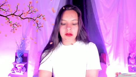 Snapshot of mollylewis18 chatting on 01/28/25, 09:29 New girl Emily Valentina  Michelle online show from 01/28/25, 09:29