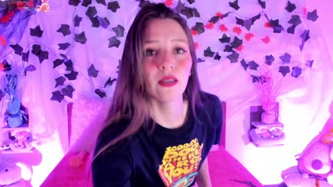 Snapshot of mollylewis18 chatting on 02/03/25, 02:03 New girl Emily Valentina  Michelle online show from 02/03/25, 02:03
