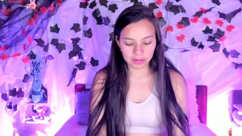 Snapshot of mollylewis18 chatting on 02/06/25, 09:49 New girl Emily Valentina  Michelle online show from 02/06/25, 09:49