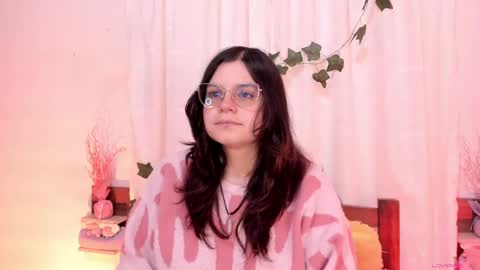 Snapshot of mollylewis18 chatting on 02/11/25, 07:16 New girl Emily Valentina  Michelle online show from 02/11/25, 07:16