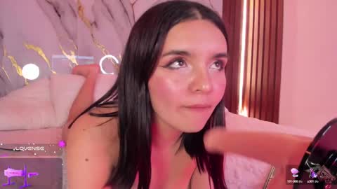 Snapshot of mollylewis18 chatting on 09/16/25, 03:40 New girl Emily Valentina  Michelle online show from 09/16/25, 03:40