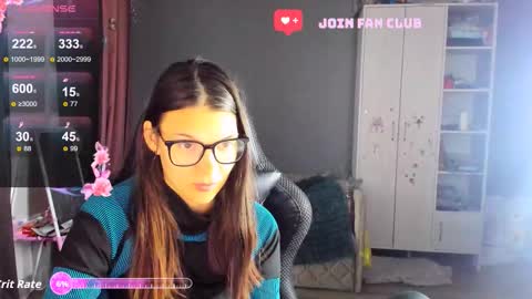 Snapshot of mollylollipop20 chatting on 10/27/25, 02:15 KIRA online show from 10/27/25, 02:15