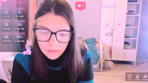 Snapshot of mollylollipop20 chatting on 11/06/25, 04:46 KIRA online show from 11/06/25, 04:46