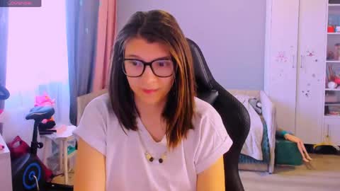  KIRA  online show from 06/01/26, 02:46