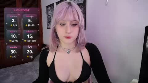 Snapshot of mollymeyeer chatting on 05/06/26, 04:01 Molly online show from 05/06/26, 04:01