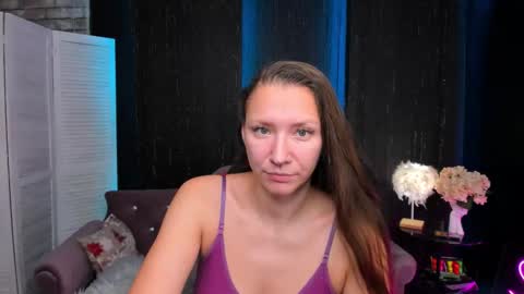 Snapshot of mollynay chatting on 11/27/25, 12:13 hi im Molly heregreat boobs big heart warm pussy online show from 11/27/25, 12:13