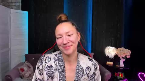 Snapshot of mollynay chatting on 12/04/25, 01:04 hi im Molly heregreat boobs big heart warm pussy online show from 12/04/25, 01:04