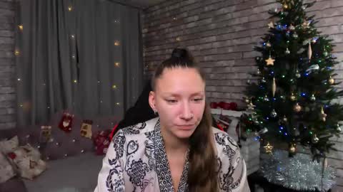 Snapshot of mollynay chatting on 12/17/25, 01:00 hi im Molly heregreat boobs big heart warm pussy online show from 12/17/25, 01:00
