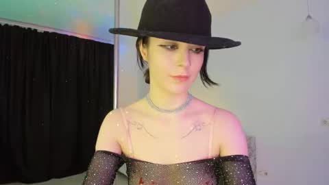 Snapshot of mollyposh chatting on 12/11/24, 04:28 Molly online show from 12/11/24, 04:28