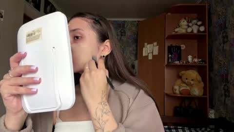 Molly online show from 06/03/26, 11:02