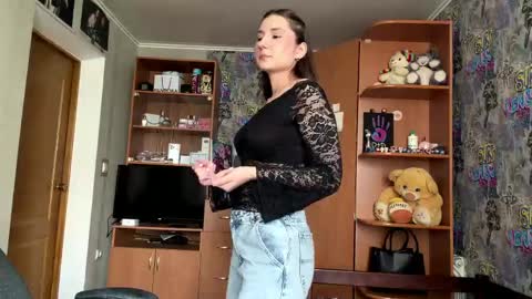 Molly online show from 06/04/26, 10:21