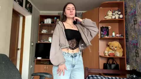 Molly online show from 06/08/26, 09:09