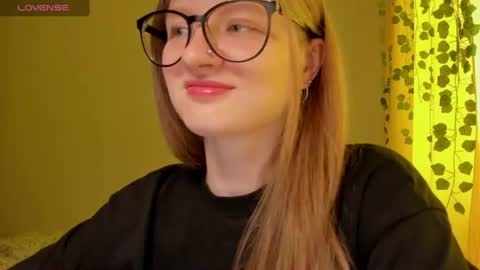 mollytucker online show from 06/11/26, 01:53
