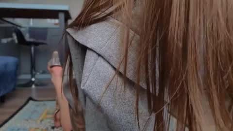 Molly online show from 11/19/25, 11:10