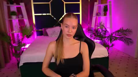mollyymayy online show from 12/03/25, 08:56