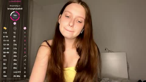 Snapshot of moltenpeach chatting on 06/06/26, 07:07 Hermina online show from 06/06/26, 07:07