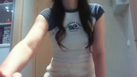 Snapshot of momentbeforedown chatting on 12/08/24, 08:58 Hailey online show from 12/08/24, 08:58