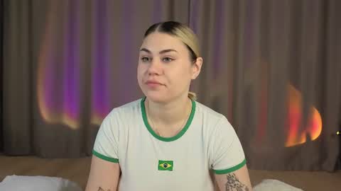 momento_marie online show from 06/08/26, 03:01