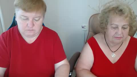 Snapshot of mommy99x chatting on 09/17/25, 06:15 Mommy99X online show from 09/17/25, 06:15
