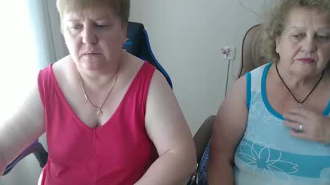 Snapshot of mommy99x chatting on 09/22/25, 11:12 Mommy99X online show from 09/22/25, 11:12