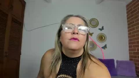 Maja online show from 01/12/25, 01:11