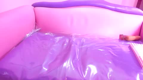 Snapshot of mommy_dirty_squirt chatting on 03/06/25, 05:54 carolina online show from 03/06/25, 05:54