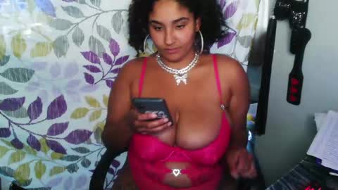 Snapshot of mommybubbles chatting on 09/13/25, 09:47 Mommy bubbles online show from 09/13/25, 09:47