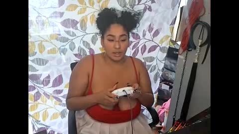 Snapshot of mommybubbles chatting on 11/28/25, 04:42 Mommy bubbles online show from 11/28/25, 04:42