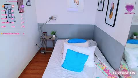 Daphne  online show from 01/23/25, 08:13