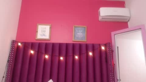 Daphne  online show from 02/26/25, 06:37