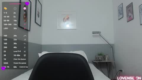 Daphne  online show from 03/09/25, 10:19