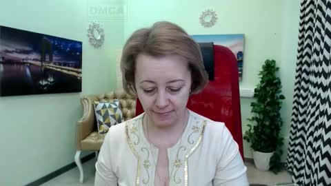 Snapshot of mona_w chatting on 03/18/26, 10:40 Mona online show from 03/18/26, 10:40